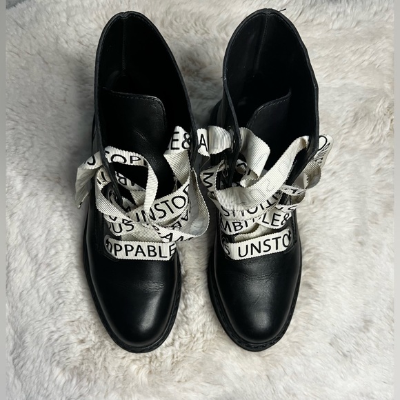 Zara Leather Boots - Picture 2 of 11